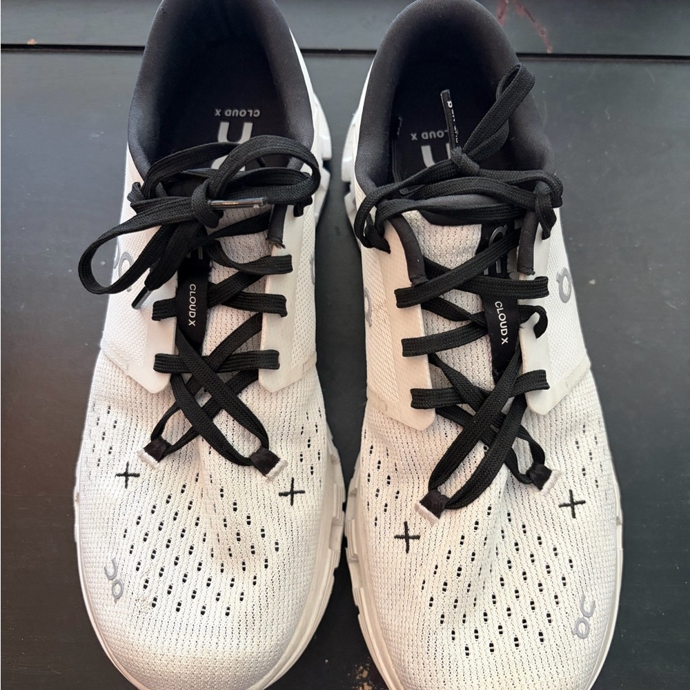 Women’s Cloud X On Shoes Ivory/Black